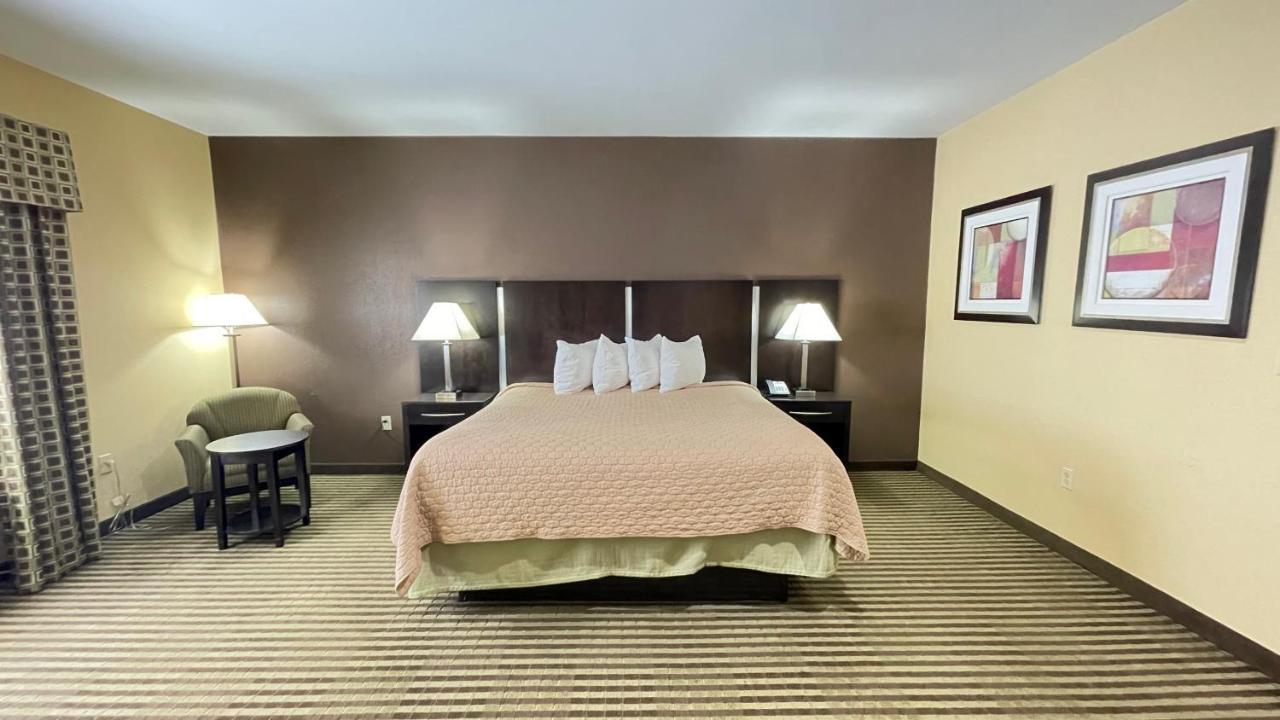 Whitney Inn & Suites Hamden Exteriör bild
